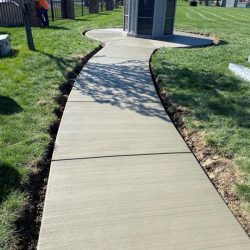 commercial-concrete-walkway